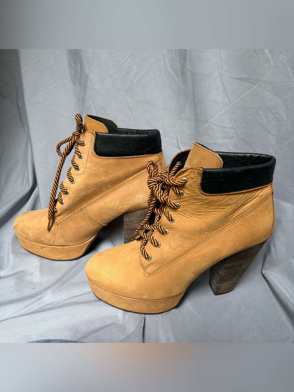 Steve Madden Russty Tan Lace-Up Platform Work Boot Ankle Boots